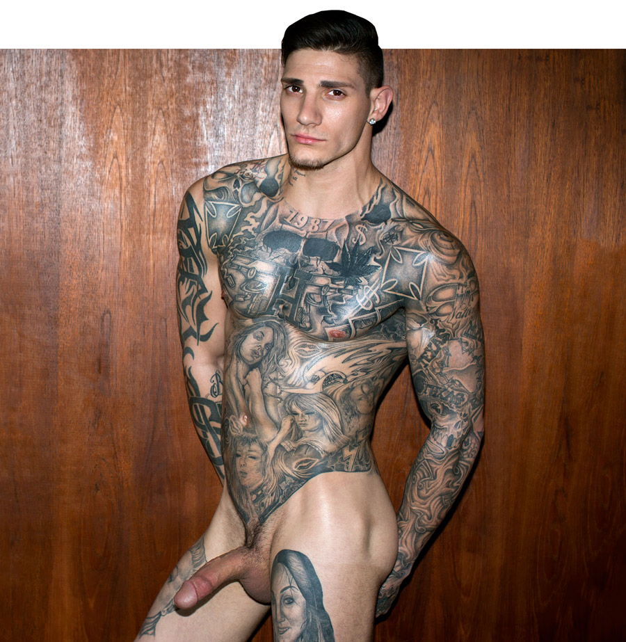 tattooed-muscle-hunk-cameron-diggs-cockyboys